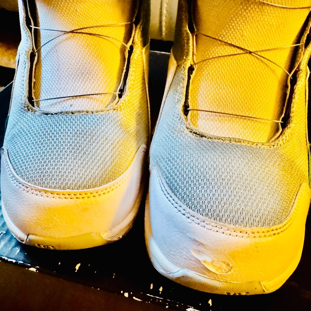 Women’s DC Snowboarding Boots in Mint Green & White - Picture 5 of 6